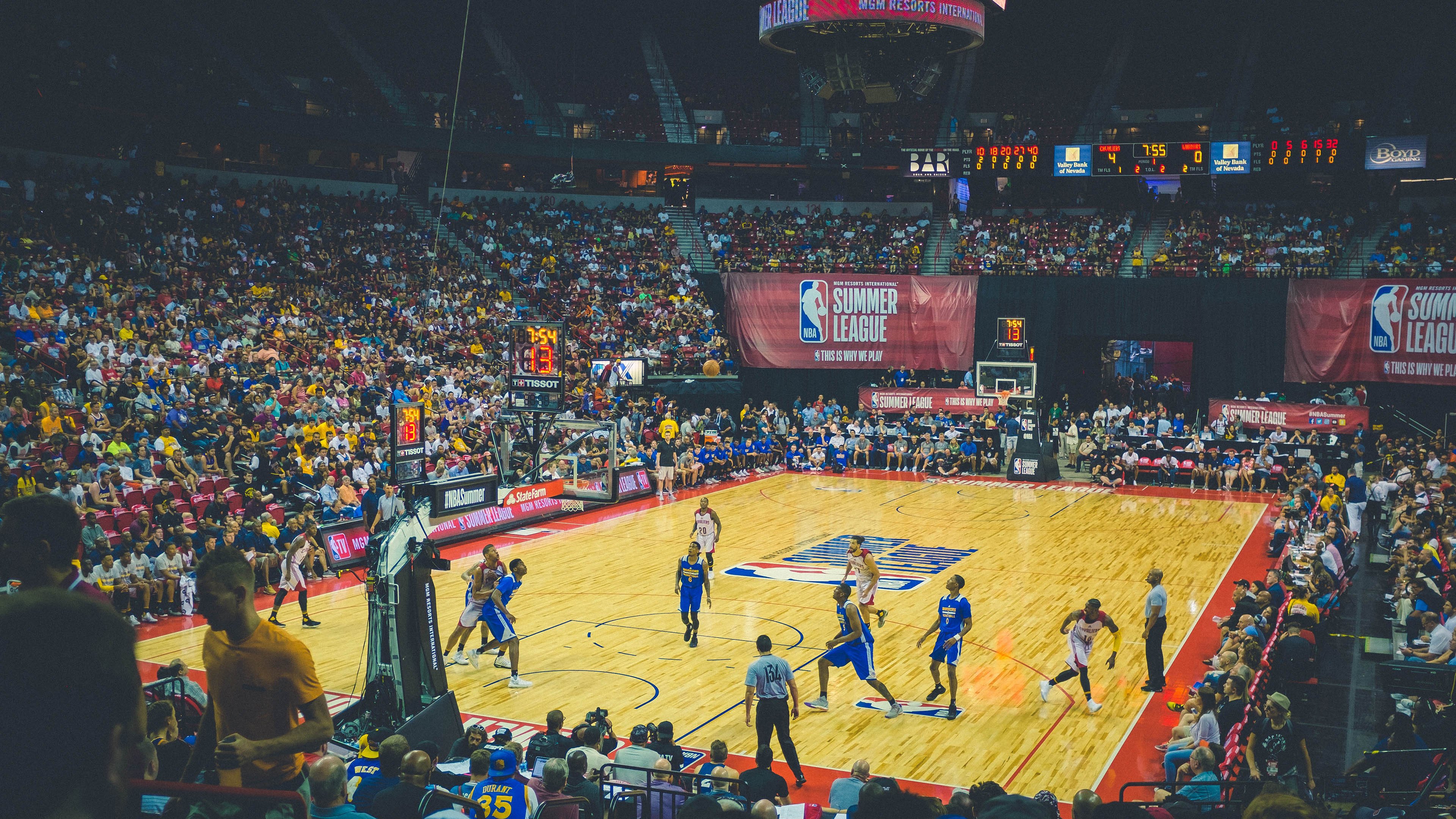 雄鹿粉碎独行侠，马克西全程高能输出，诠释新时代后卫的统治力