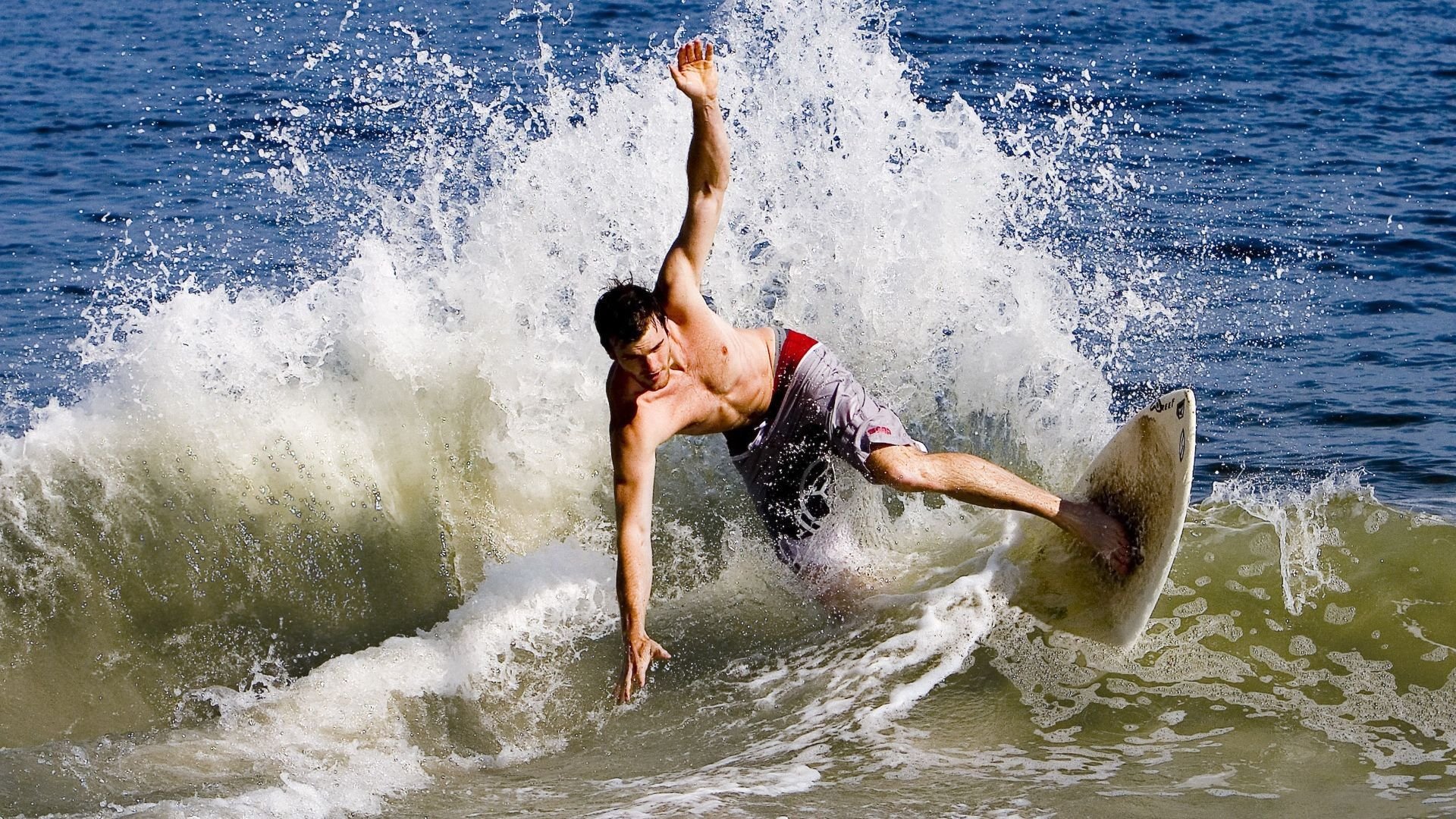 广东队跨洋击败勇士，浓眉彻底打爆防线引全球篮球界震动